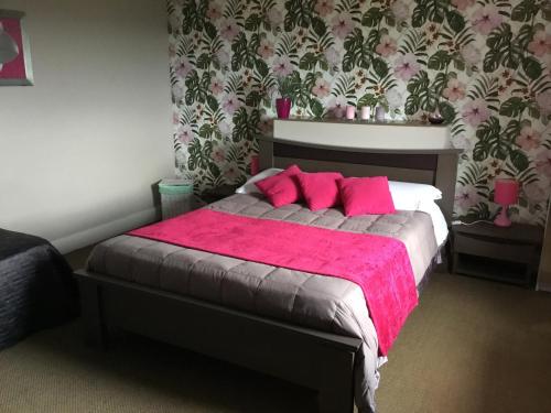 Les Chambres d'Hôtes d'Alice Dior Room Type - Double Room with external private bathroom and toilet Les Chambres d'Hôtes d'Alice Dior Room Type - Double Room with external private bathroom and toilet
