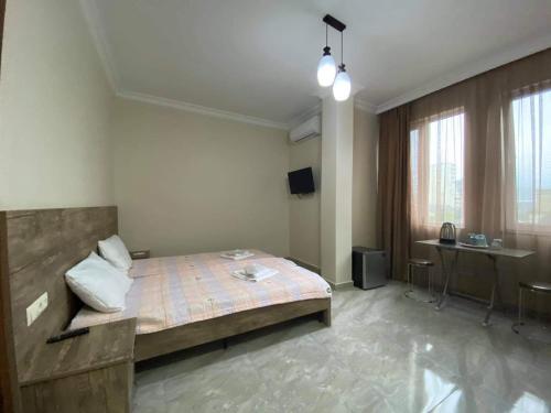 Family Hotel – Batumi, IL