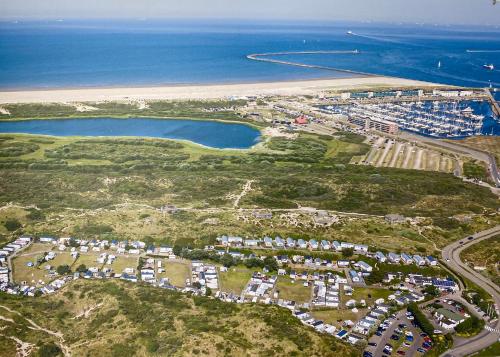 沙灘, Chalet Playa direct aan zee in IJmuiden in 艾默伊登
