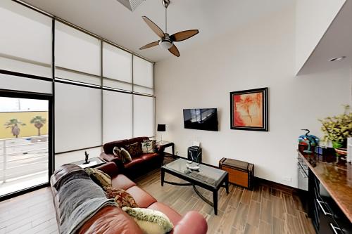 All-Suite Sunchase IV Haven - Pools Walk to Beach condo - image 3
