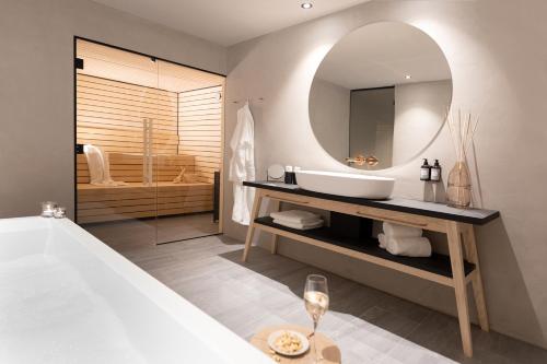 2 bedrooms, 3 beds