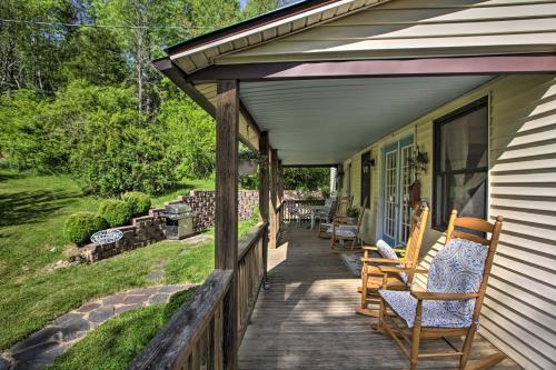 Spacious Faber Home with Yard, Steps to Winery! Spacious Faber Home with Yard, Steps to Winery!