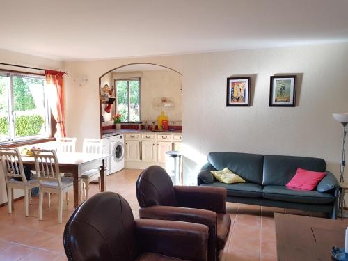 Village Le Chat gîte à louer Rouzède