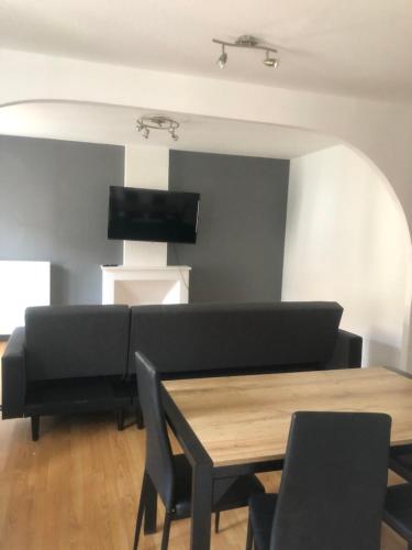 Chambre privative, T4 en colocation, centre ville, La Tour du Pin chambre d'hôte Sainte-Blandine