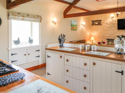 Shepherd's Cottage Middleton - image 10