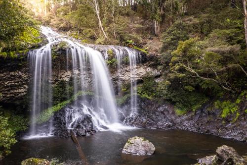 Moffat Falls Cottage overlooking waterfalls and mountains