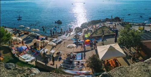 外部景觀, Kenzo apartment in 塞尼