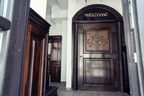 London Apartments Vaslui in Vászló