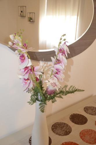 Lorenza Letting Apartment - image 10