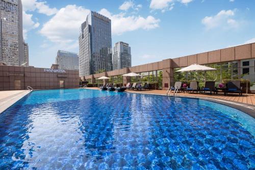 Swimming pool, Crowne Plaza Shenzhen Futian in Shenzhen