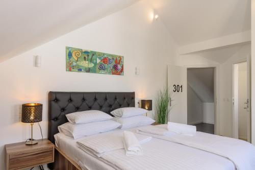 Vila White, Trogir