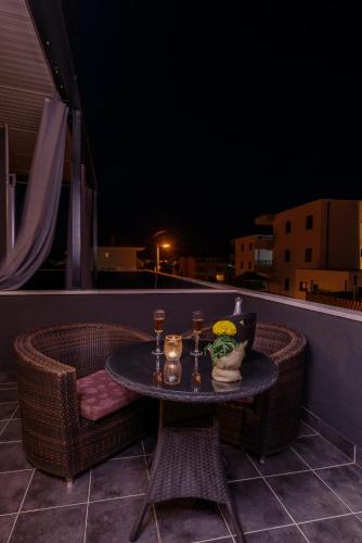 Vila White - image 3