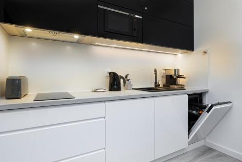 Platinium Apartment by Renters Prestige - main image