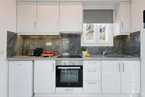 AD HOMES - image 6
