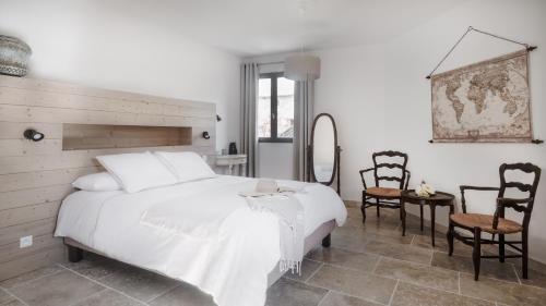 L'Ostal Saint Hilaire d'Ozilhan - Bed & Breakfast in Saint Hilaire D'Ozilhan