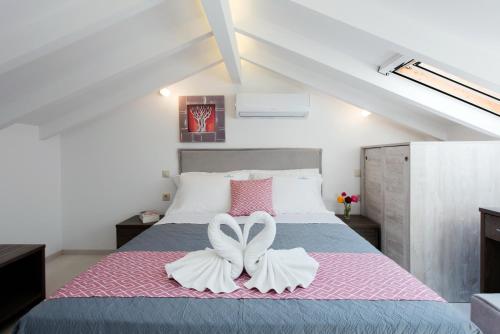 AD HOMES - image 11