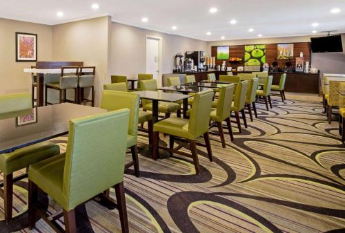 La Quinta by Wyndham Harrisburg Airport Hershey in Harrisburg, USA