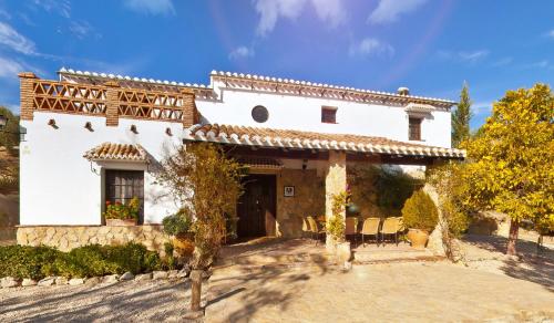  Spacious villa with pool in Priego de Cordoba 350 m² in Priego de Córdoba