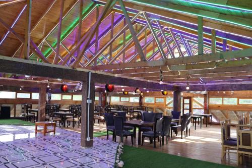 Restaurant, Hotel Al Azeem in Ayubia