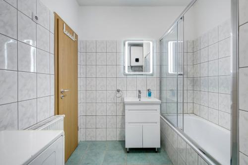 Fonyód Beach Apartment - image 11
