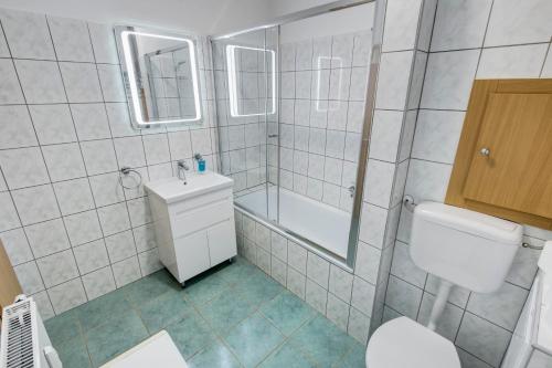 Fonyód Beach Apartment - image 14