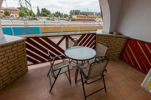 Fonyód Beach Apartment - image 10