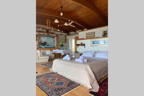 360º suite with endless views to the Ionian Sea