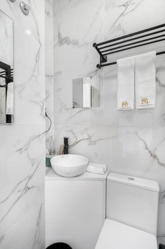 Lisbon 5 Hotel - image 9