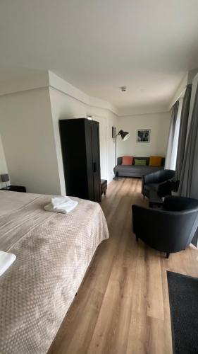 2 twin beds