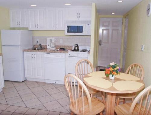 Fun Getaway in Daytona Beach's Oceanfront Resort - 1Bedroom Condo #1 - image 2