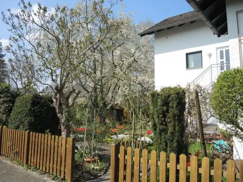 Apartement am Kirschbaum in Mommenheim, Deutschland