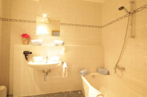 Aparthotel Alpenpark - image 5
