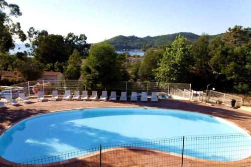 Mini villa 4 couchages avec piscine, plage à pied corse du sud gîte à louer Cannella