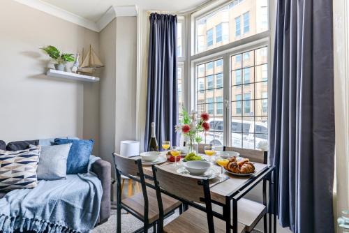 2 Bedroom Apartment - Queens Square Flat 1 Brighton