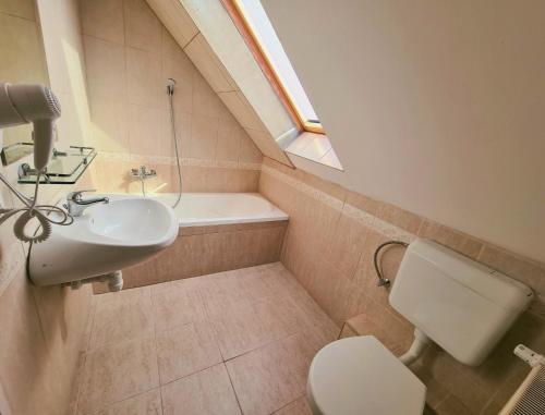 Marika Apartman Sopron - image 6