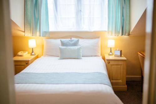 Pymgate Lodge Airport Hotel - image 7