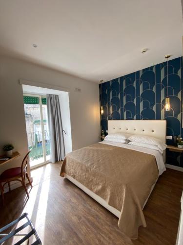 Hotel Europeo and Flowers near La Neapolis Sotterrata - Complesso Monumentale San Lorenzo Maggiore