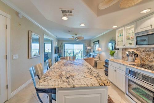 Luxe Top-Floor Condo in Heart of Lake Havasu! - image 6
