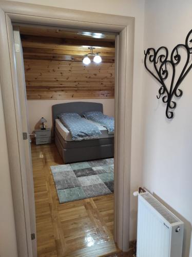 One-Bedroom Apartment image 1