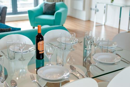 BOOK A BASE Apartments - Duke Street - image 5