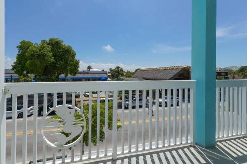 Siesta Cool: Only Minutes Walk to Siesta Beach! thumb 3