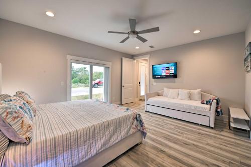 Coastal Getaway with Rooftop Terrace and Sunset View! in Inlet Beach