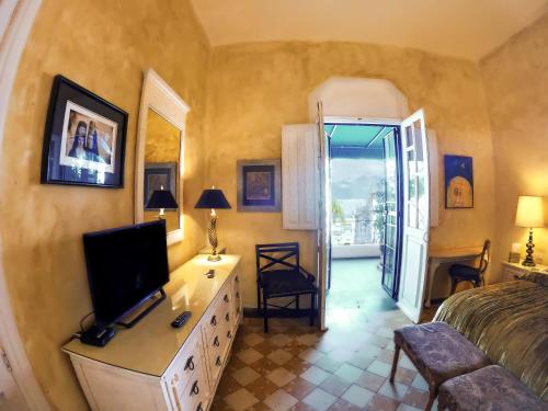 La Perla Hotel Boutique B&B - image 4