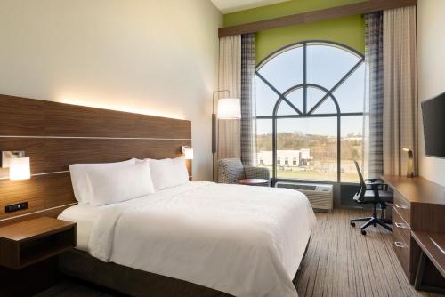 Holiday Inn Express Hotel & Suites Opelika Auburn, an IHG Hotel