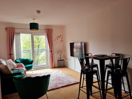 Picture of Emerald Blossom-Central Warrington, Luxurious Yet Homely, Wifi, Secure Parking