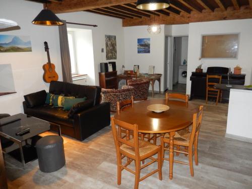 Koplietošanas atpūtas telpa ar TV, Appartements "Le Casino" et "Lou petit" in Laruns