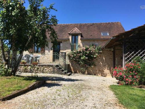 Gîte Azerat, 4 pièces, 6 personnes - FR-1-616-138