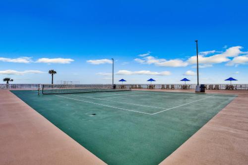Peck Plaza - 27SW