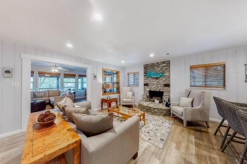 Lakeside Gem in Kingsland, USA