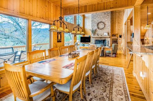 Summit Escape in Whittier, USA